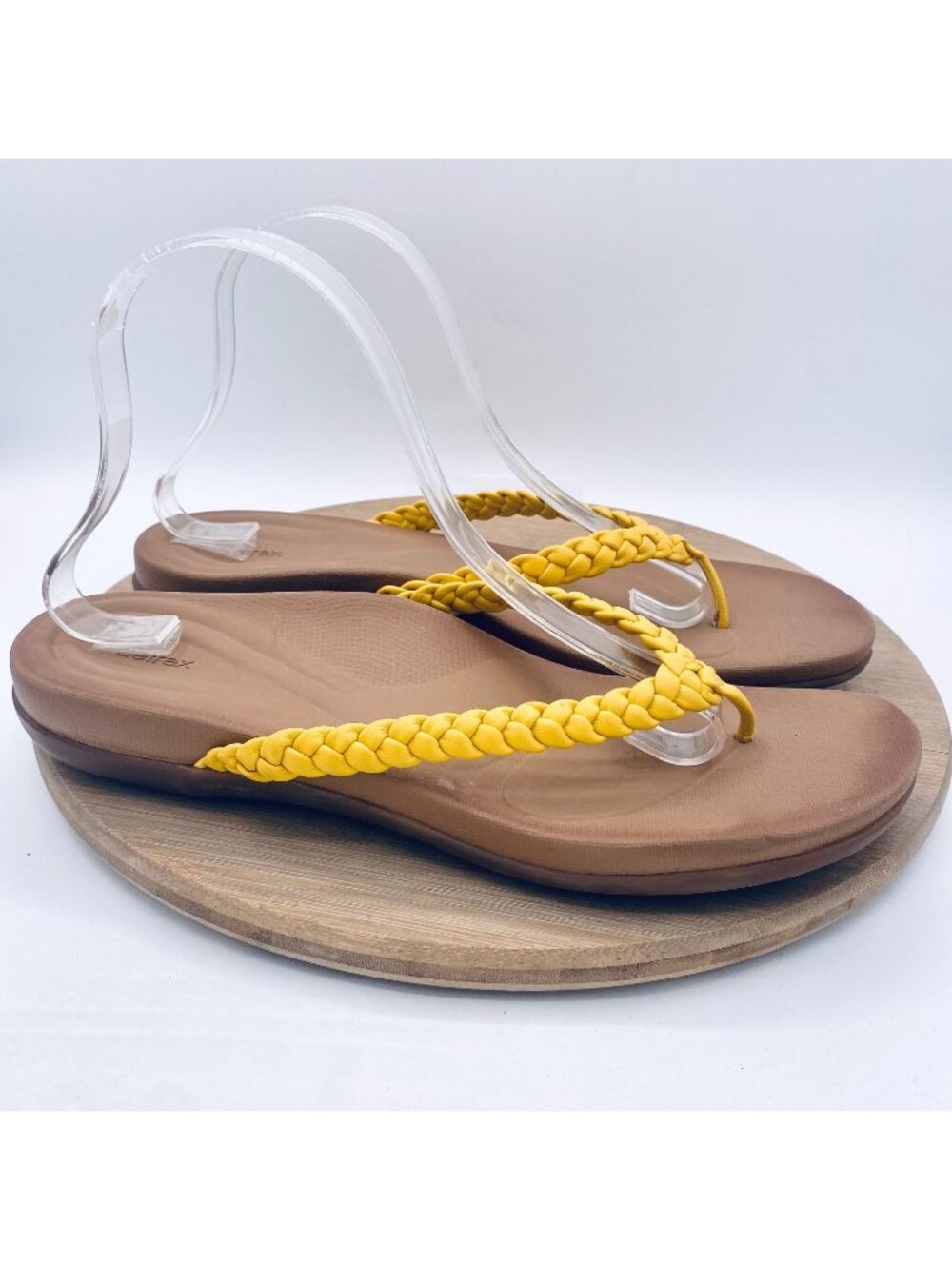 Aetrex Sandals Womens 10.5 Yellow Leather Comfort Rachel Flip Flop Flats